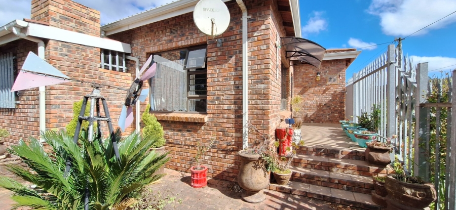 3 Bedroom Property for Sale in Albertinia Western Cape